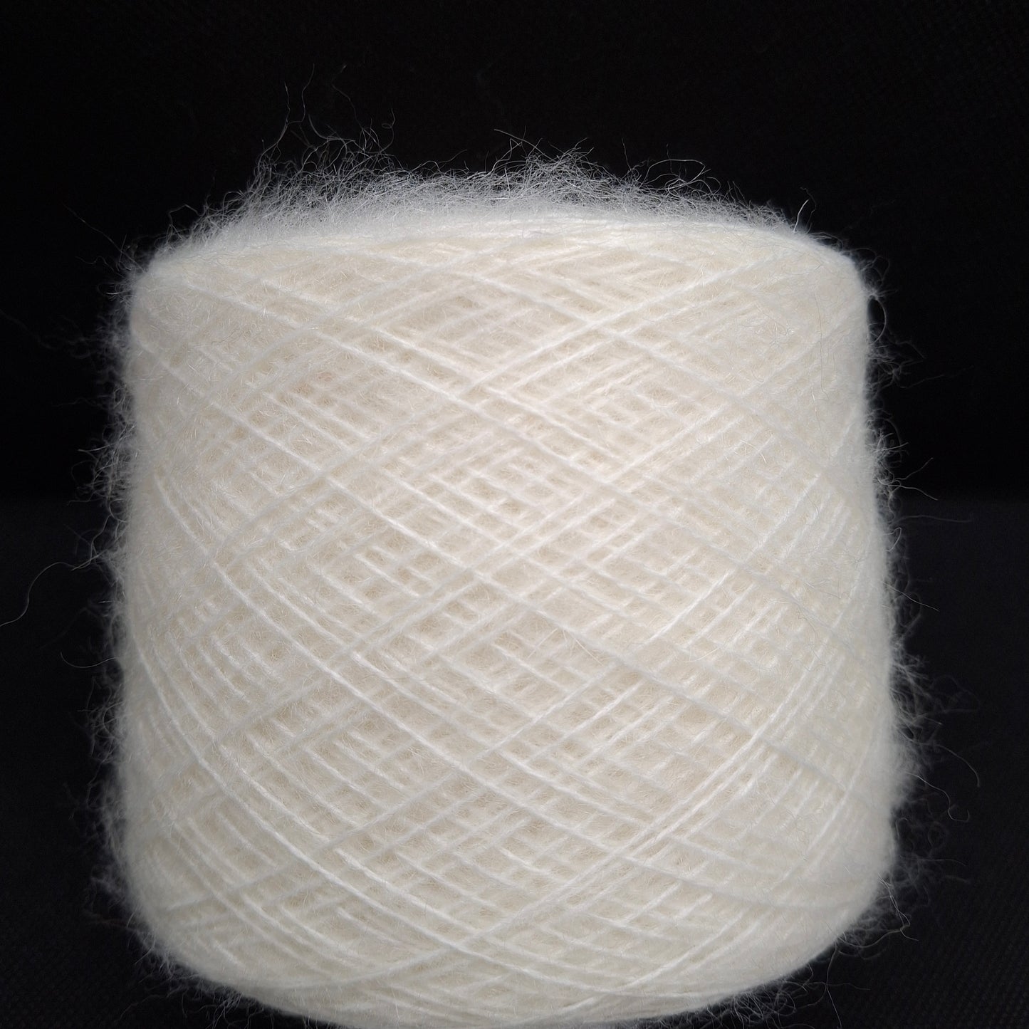 100 g de laine mohair italienne, couleur blanc naturel, réf. 1274