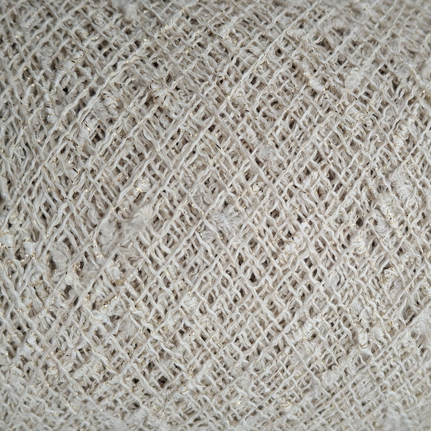 Uregelmæssigt dekorativt garn med italiensk lurex, farve Off-White Gold nr. 1335