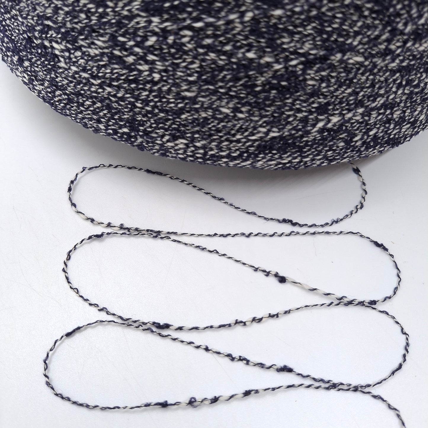 100g Italian Irregular Frisè Yarn White Dark Blue N.1344