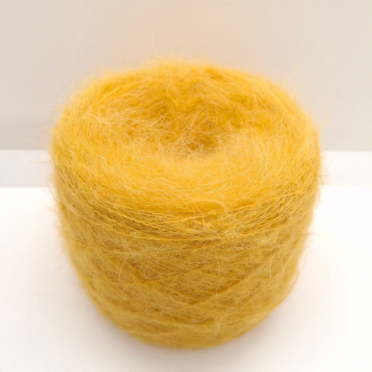 100g Hilo italiano suave de Alpaca cepillada color Amarillo N.1359
