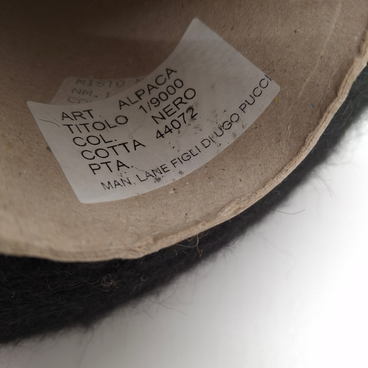 100g de hilo italiano suave de Alpaca Cepillada, color Negro N.1357