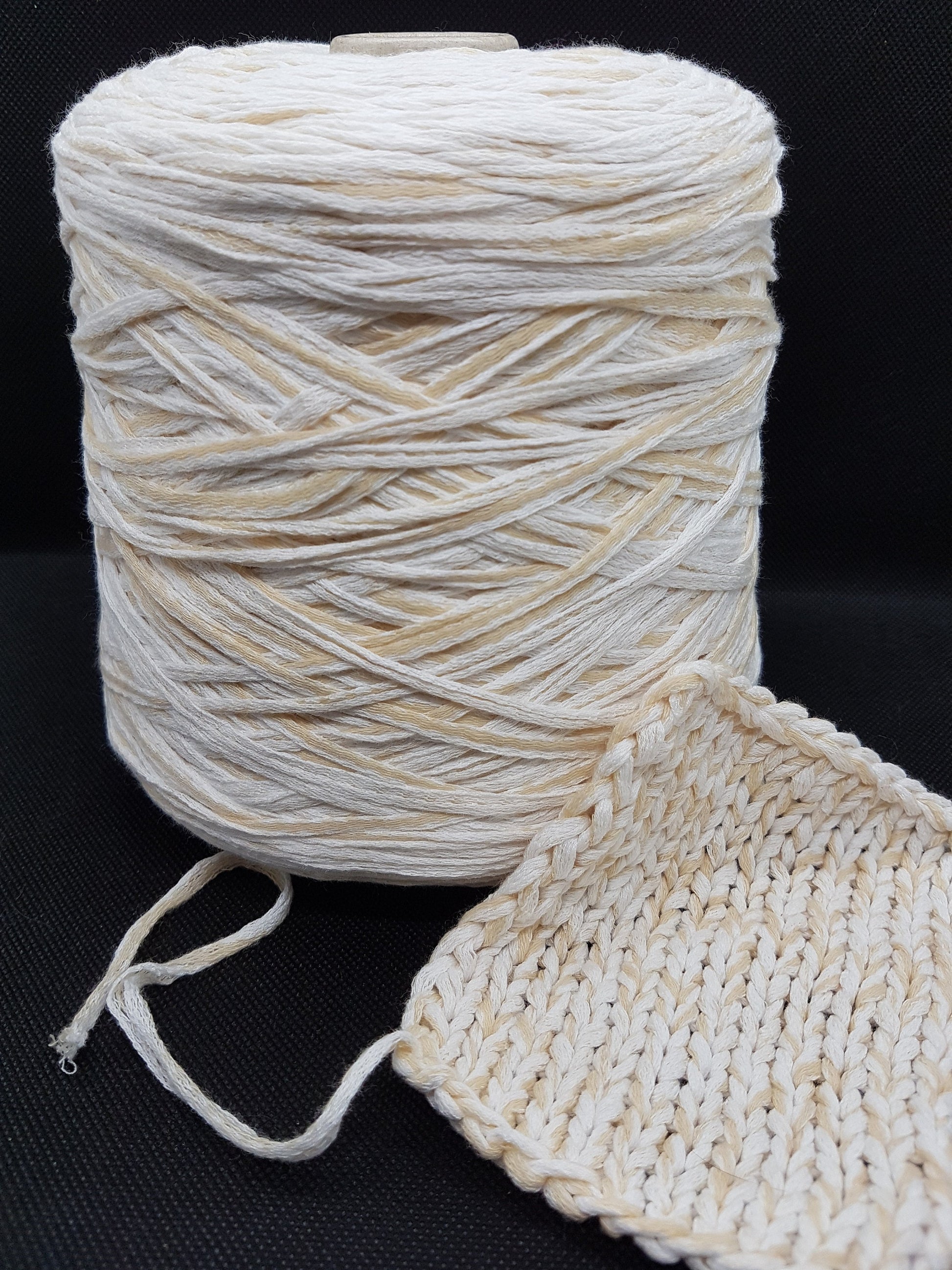675-710g Soft Cotton Italian Bulky Tape Knitting Yarn color White&Honey/Beige N.28