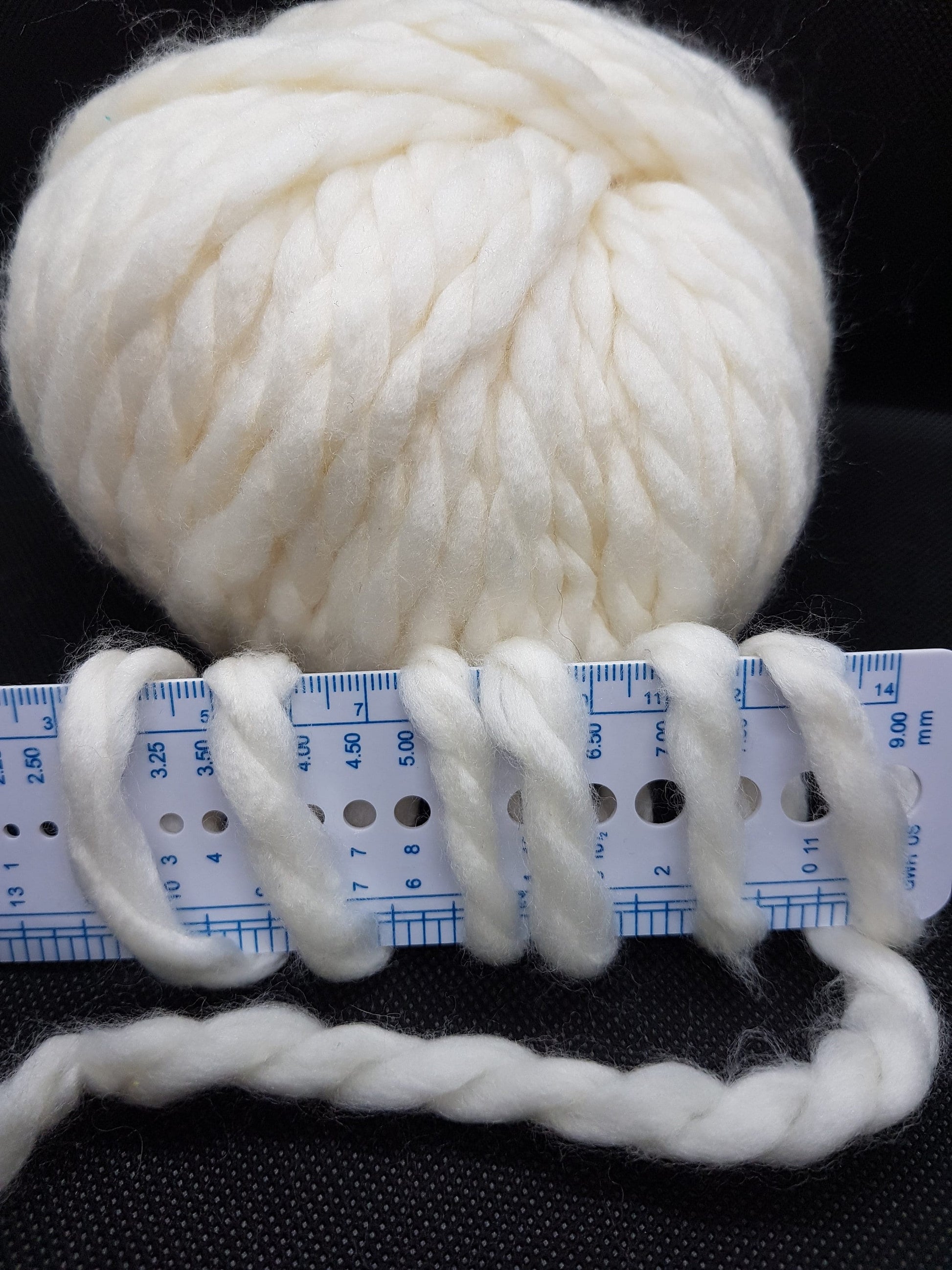 100g Merinos Extrafine Italian Super Bulky Knitting Yarn color White Natural N.76