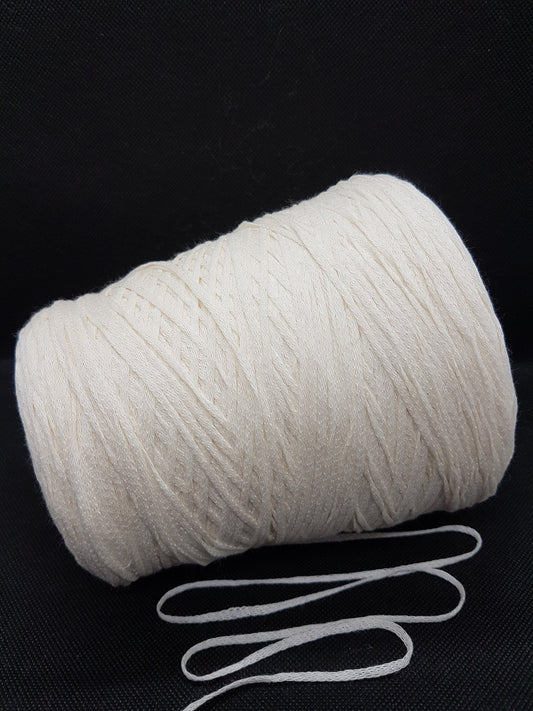 520-630g Fettuccia in morbido cotone filato italiano colore Bianco Latte N.53